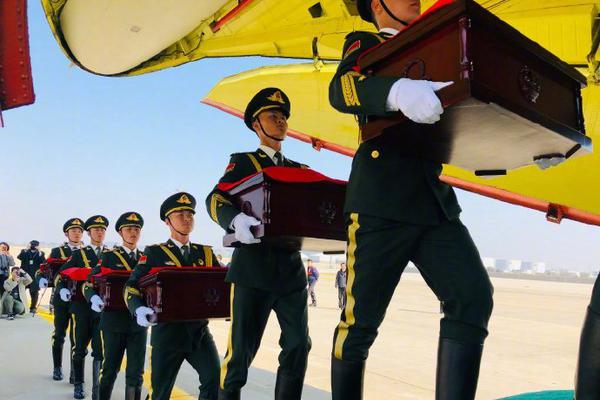 漏洞褲_陳意涵在邱澤婚禮上大哭