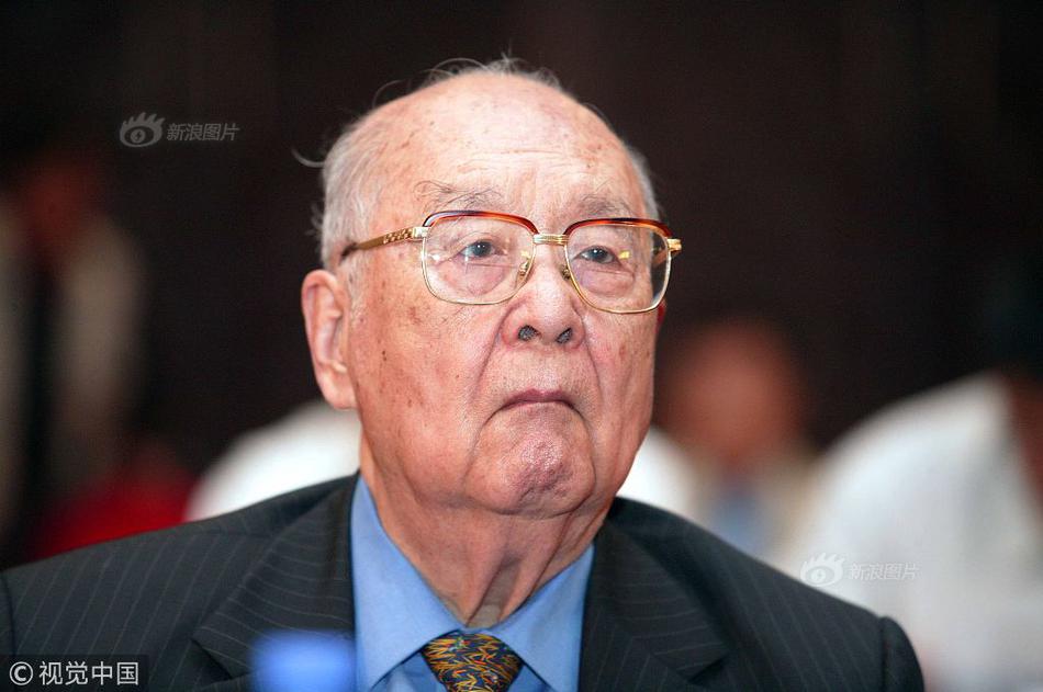 苗博雅被罵翻！綠營(yíng)政客陷精神分裂，一邊販賣“芒果干”一邊美化戰(zhàn)爭(zhēng)