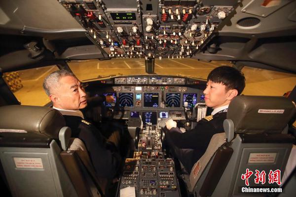 夸克 AI 眼鏡上架就被搶空，客服回應(yīng)：建議設(shè)置10點的鬧鐘