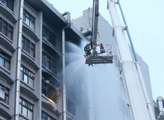 html5做網(wǎng)頁_600億浙商大佬暴雷，百億級(jí)兌付危機(jī)？