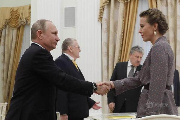 小妹被土匪害死，他怒火中燒，帶部隊(duì)回老家剿匪