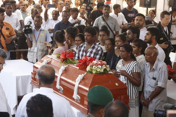 senior的服務(wù)器程序和web服務(wù)器的區(qū)別_歐洲給了底氣？“不會(huì)答應(yīng)特朗普”