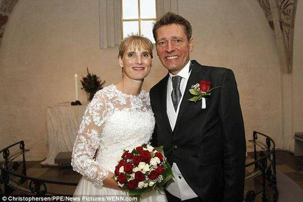 國家高新技術(shù)企業(yè)協(xié)會官網(wǎng)_解析海底撈給狗過生日引爭議：業(yè)績承壓下的多元化困局