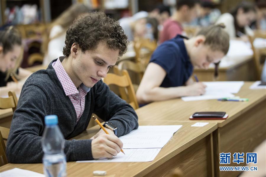 英超：曼聯(lián)4-1副班長升至第6！B費(fèi)2球1助，姆伯莫芒特破門