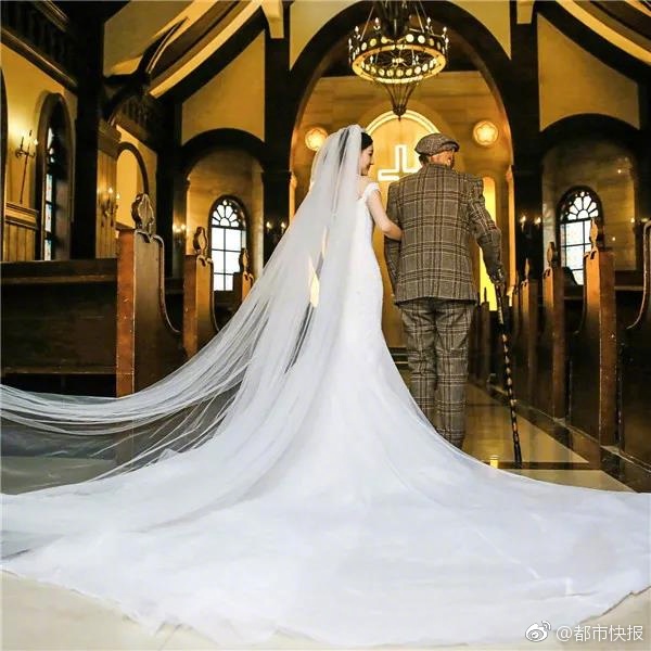 穩(wěn)定性好的網(wǎng)站客服系統(tǒng)_三折疊巔峰對(duì)決 三星能否終結(jié)華為無(wú)盡的寂寞