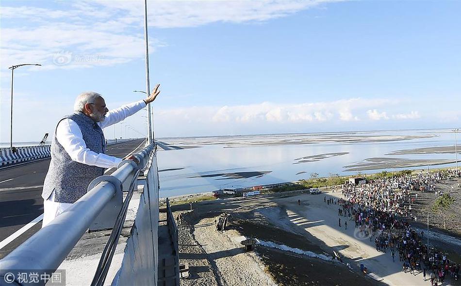 “十月”漢學(xué)家沙龍：中外文學(xué)翻譯家對話成功舉辦