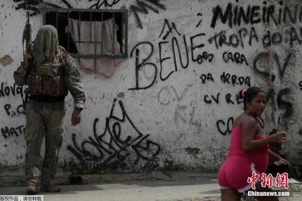 拉人進群獎勵紅包騙局_利比亞法院審判IS成員時遭襲 4名安全人員死亡