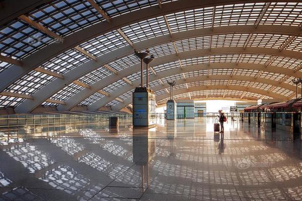 seo產(chǎn)品描述可以寫的維度_男子飛無人機在崖洞發(fā)現(xiàn)干尸 死者身份已確認(rèn)