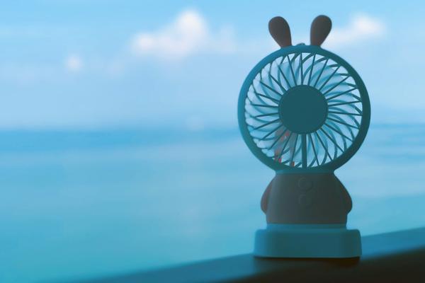 金晨 再也不自己亂化妝了