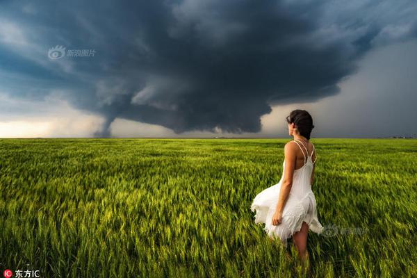 打印拍照試卷背景灰色怎么變白色_2100萬人口的成都，要繼續(xù)“搶人”了