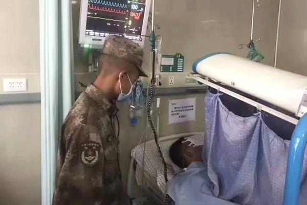 瀏覽外網(wǎng)用哪個瀏覽器_阿馬德曬摸姆伯莫光頭視頻，齊爾克澤：為什么他能摸我不能摸