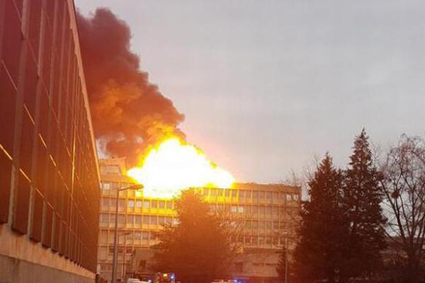 kali火狐一直加載_鴻蒙智行享界12月交付目標(biāo)過萬