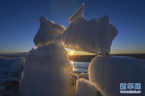 中年女人喜歡跟男人曖昧_澳大利亞16歲以下人群“社媒禁令”即將生效