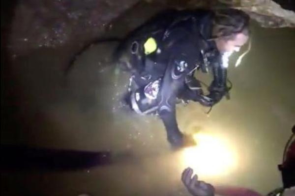 吳清:加快打造一流投資銀行和投資機(jī)構(gòu)