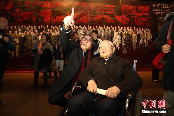 php經典實例_陳曉當初自己身邊的小跟班 成了高攀不起的存在