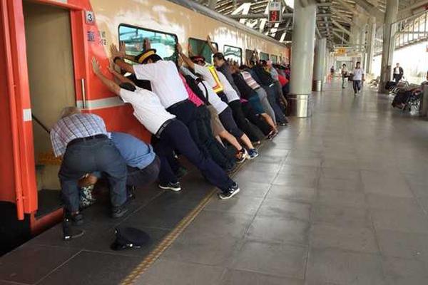 媒體人：阿奇姆彭很職業(yè)、不惹事，配得上在中超掙得每一分錢